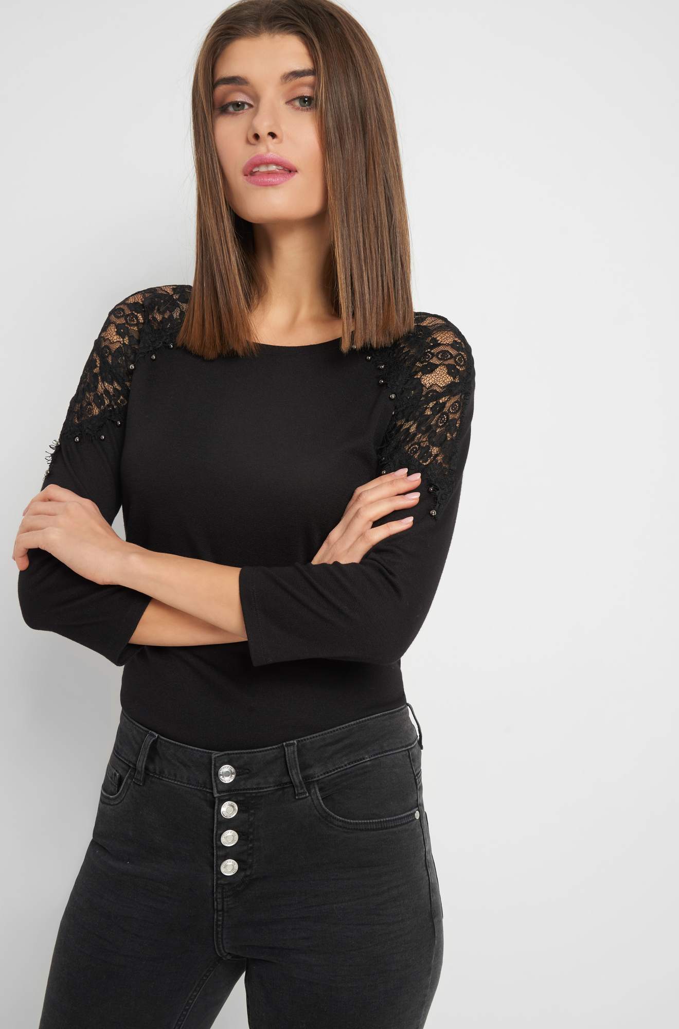 Bluză cu dantelă