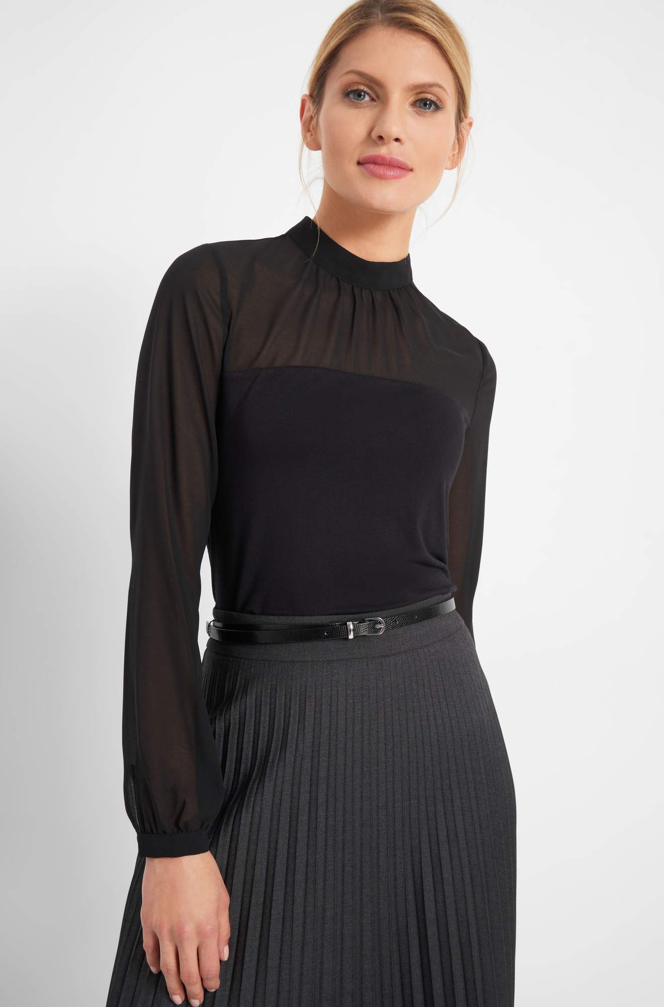 Bluză cu guler înalt