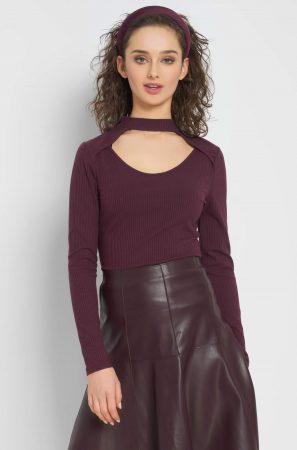 Bluză striată cu guler înalt