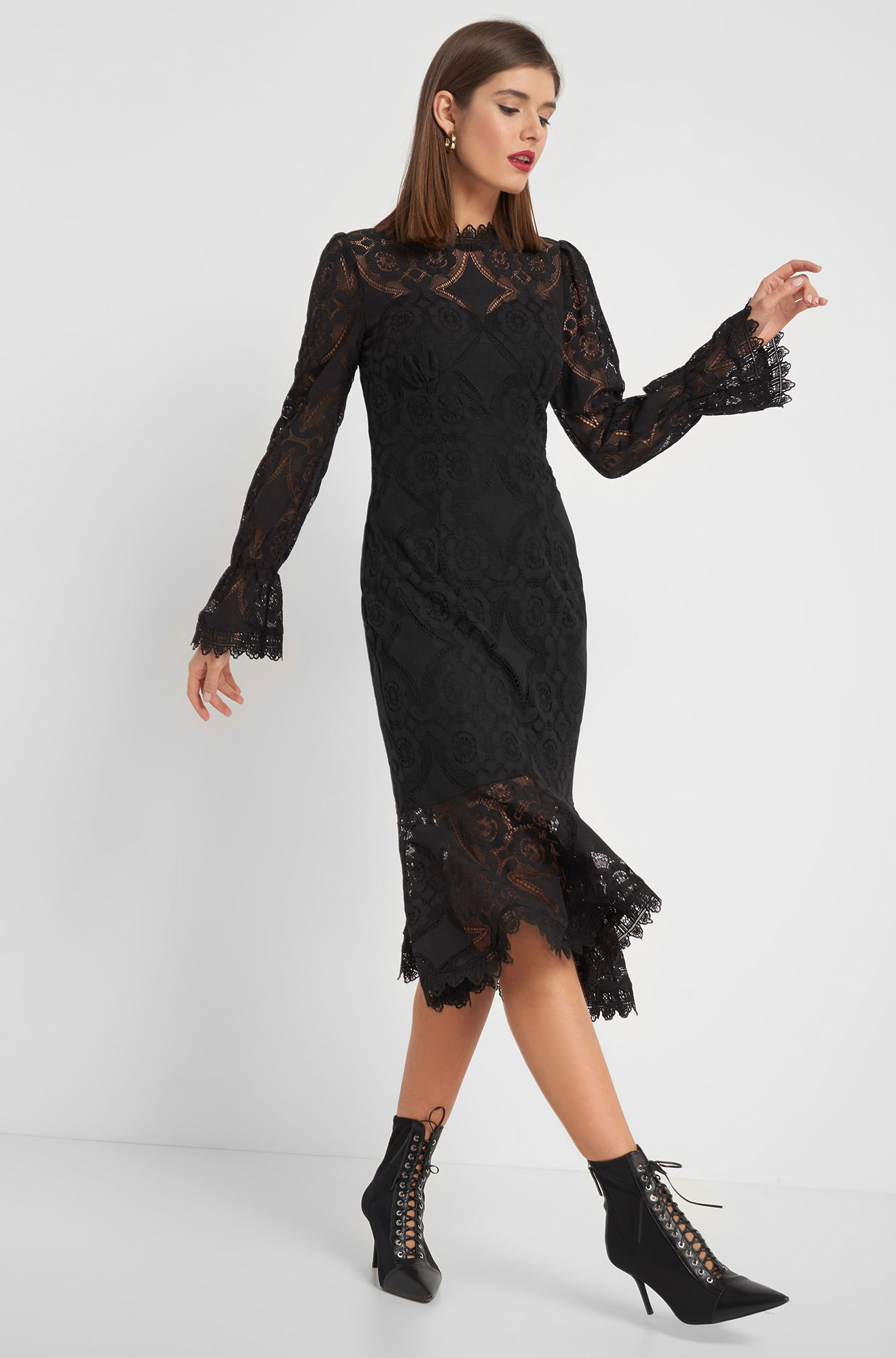 Rochie midi din dantelă