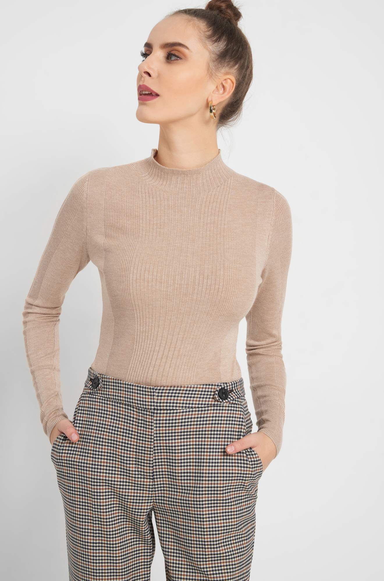 Pulover pe gât cu striații