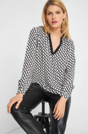 Bluză cu print geometric