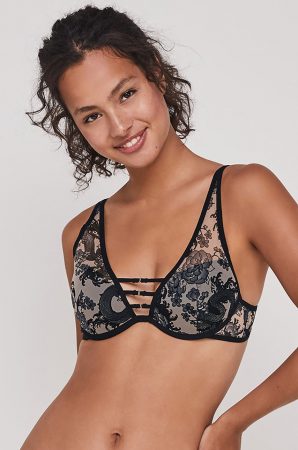 Undiz - Sutien Sakuriz