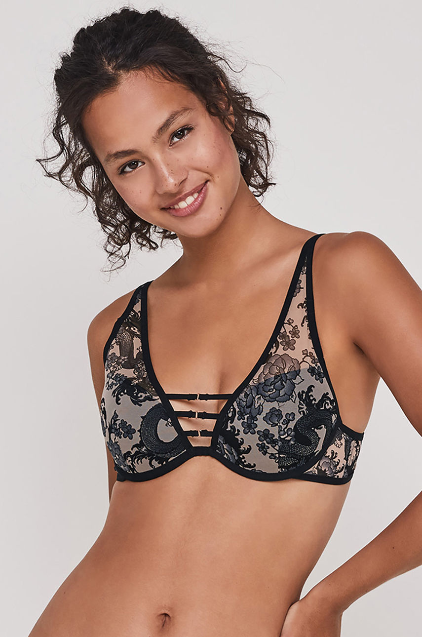 Undiz - Sutien Sakuriz