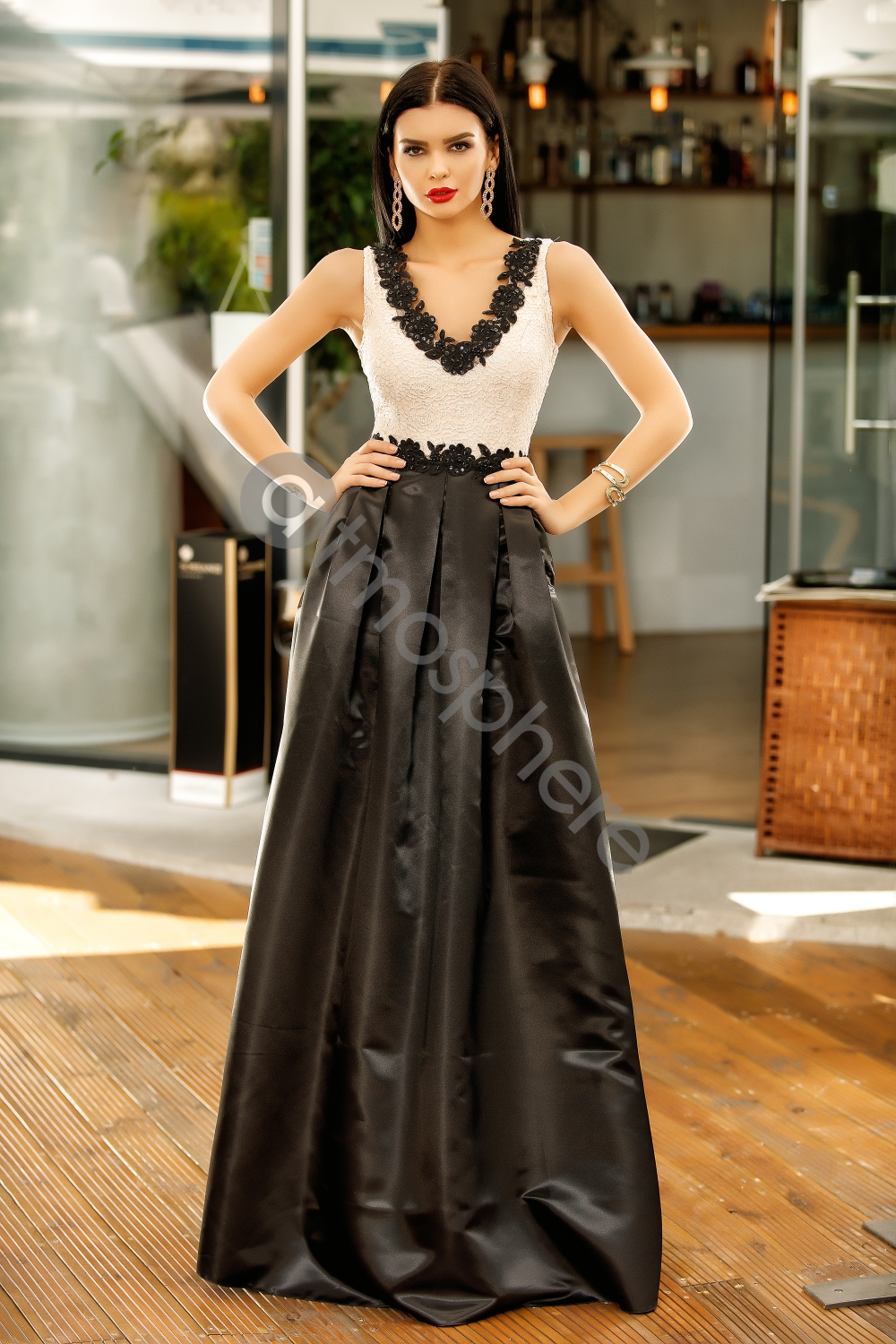 Rochie lunga tafta neagra si dantela Rn 1271